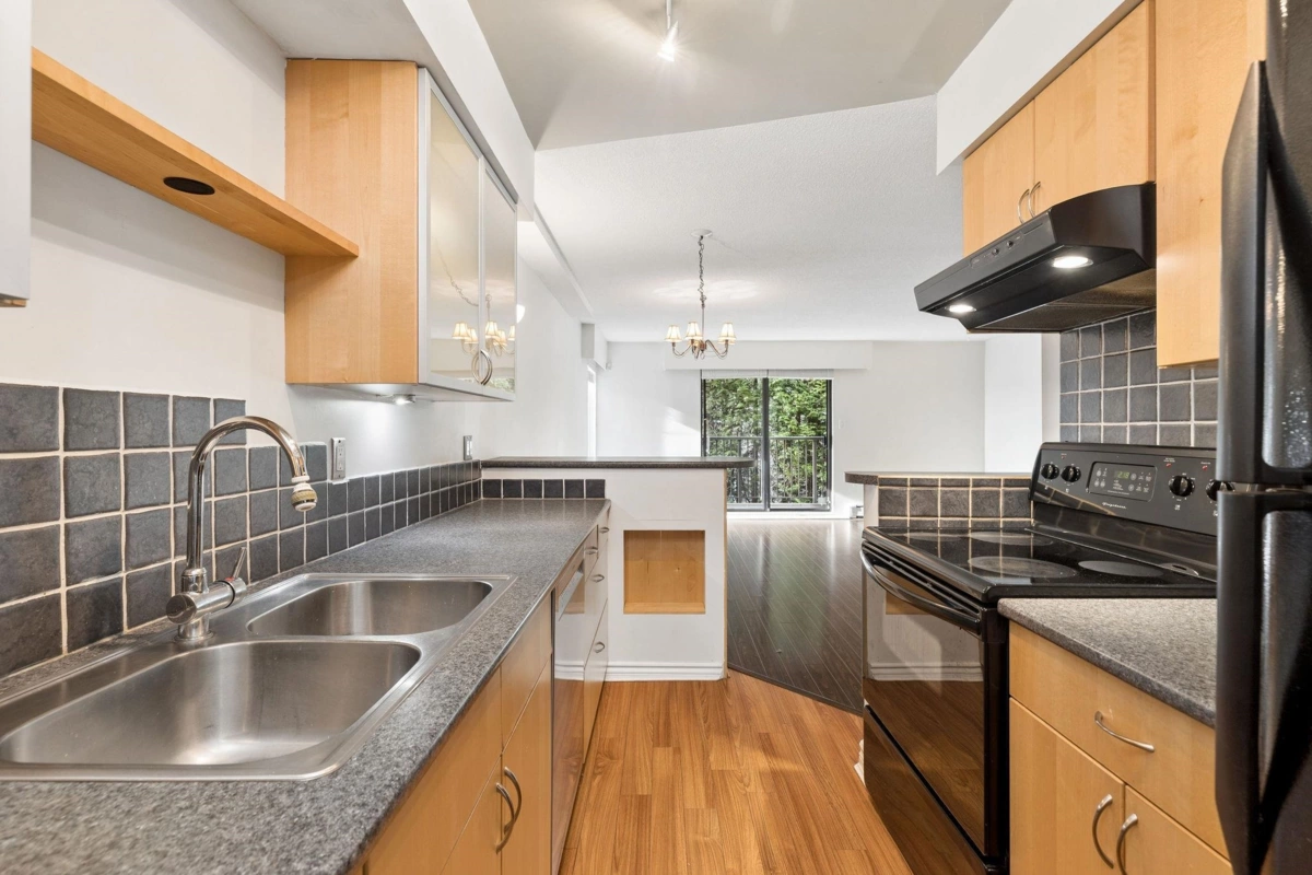 Breakfast Nook Photo of 203 330 E 1st Street, North Vancouver, BC