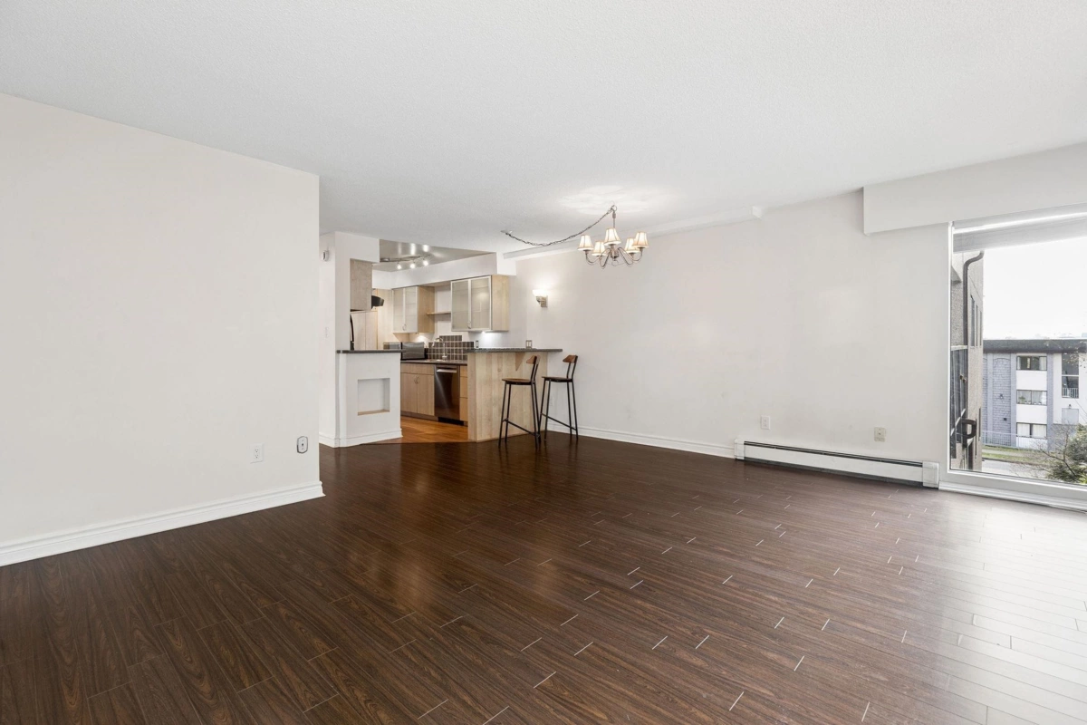 Dining Area Photo of 203 330 E 1st Street, North Vancouver, BC