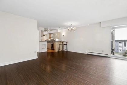 203 330 E 1st Street, North Vancouver, BC
