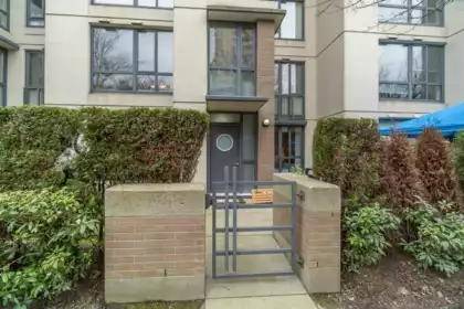 110 3588 Crowley Drive, Vancouver, BC, Collingwood VE — 1 bed apartment/condo for sale