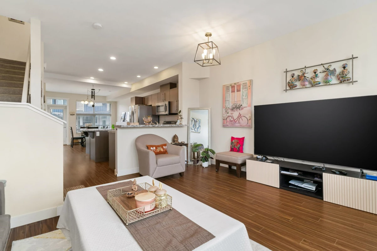 Breakfast Nook Photo of 7 18211 70 Avenue, Surrey, BC