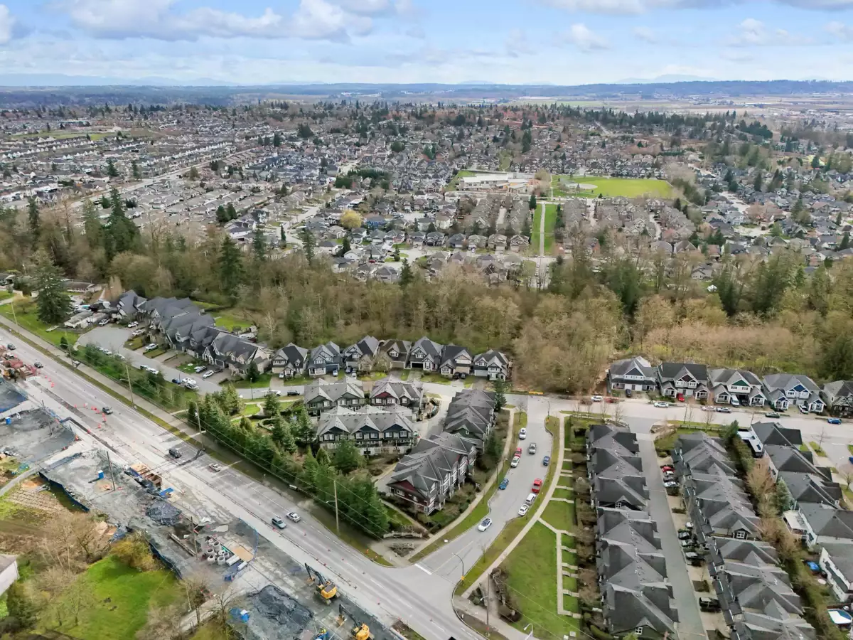Front Yard Photo of 7 18211 70 Avenue, Surrey, BC