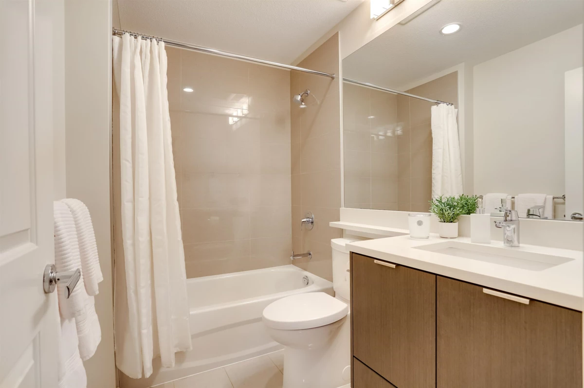 Mudroom Photo of 30 5510 Admiral Way, Delta, BC