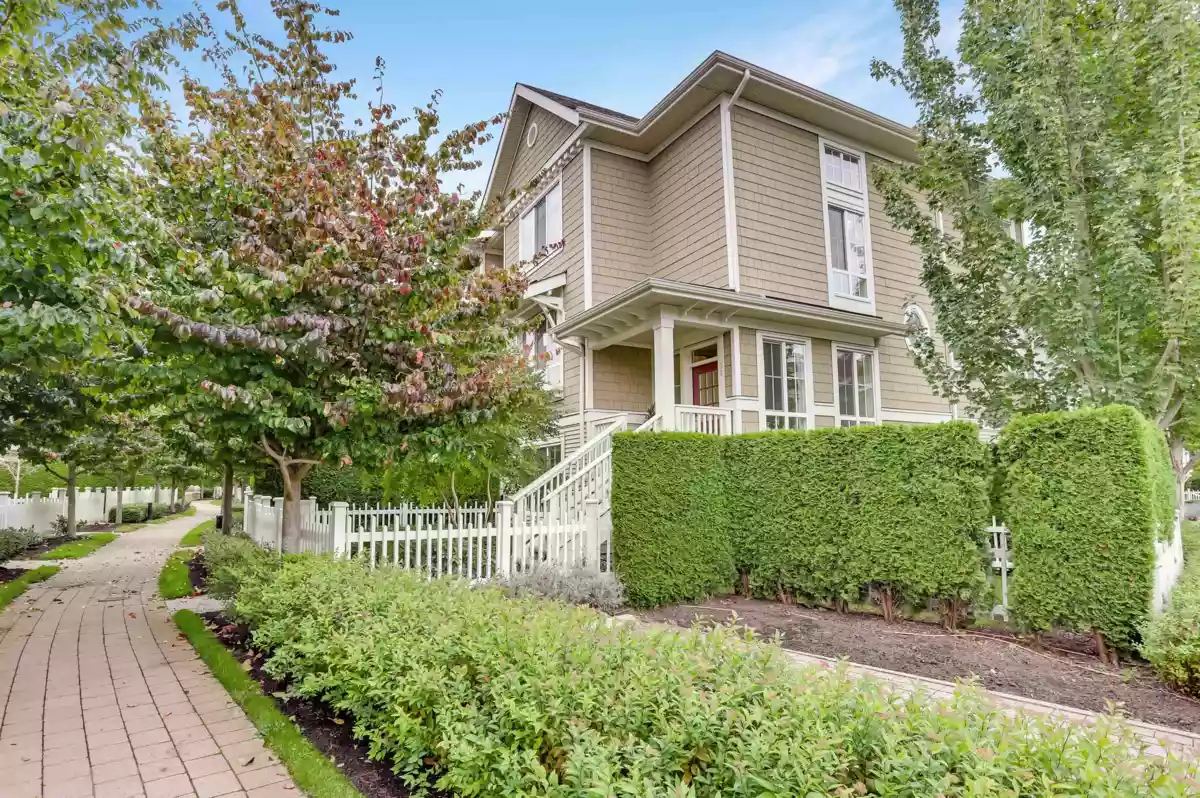 Outdoor Patio Photo of 30 5510 Admiral Way, Delta, BC