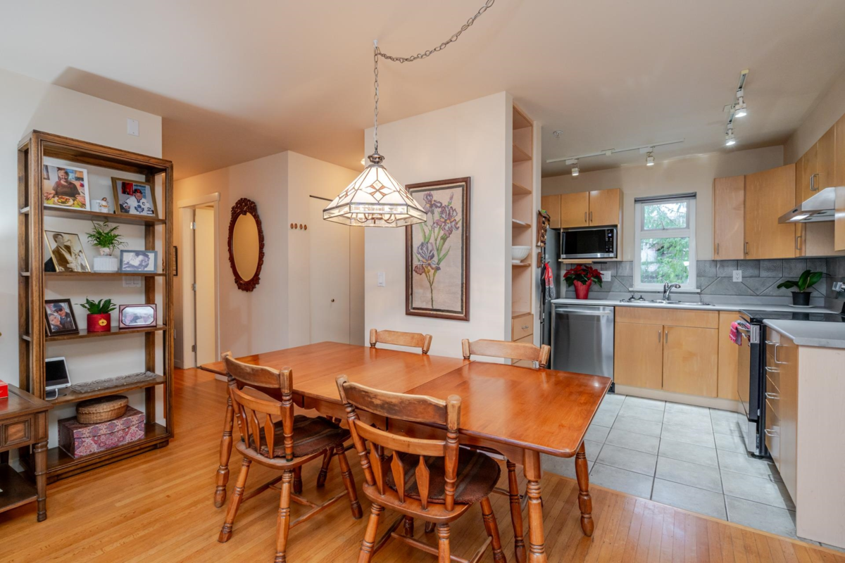 Breakfast Nook Photo of 304 4272 Albert Street, Burnaby, BC