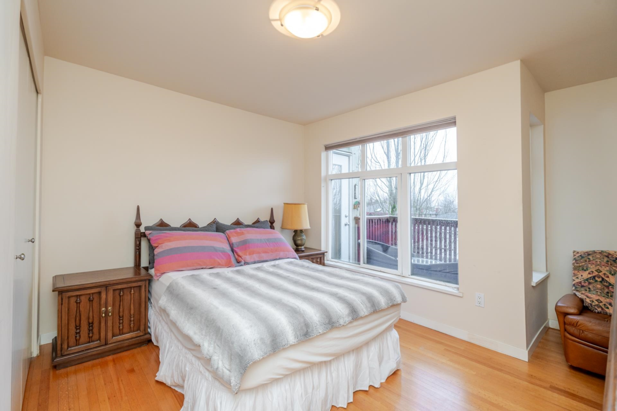 Guest Bathroom Photo of 304 4272 Albert Street, Burnaby, BC