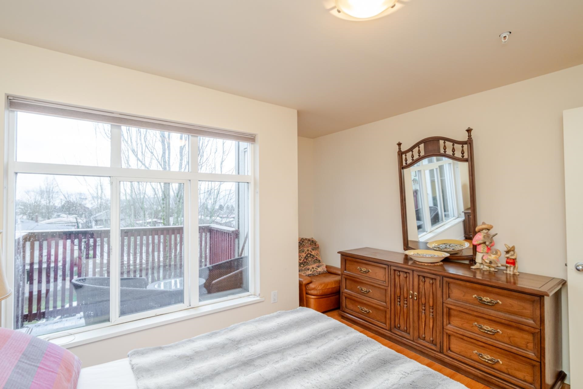 Powder Room Photo of 304 4272 Albert Street, Burnaby, BC