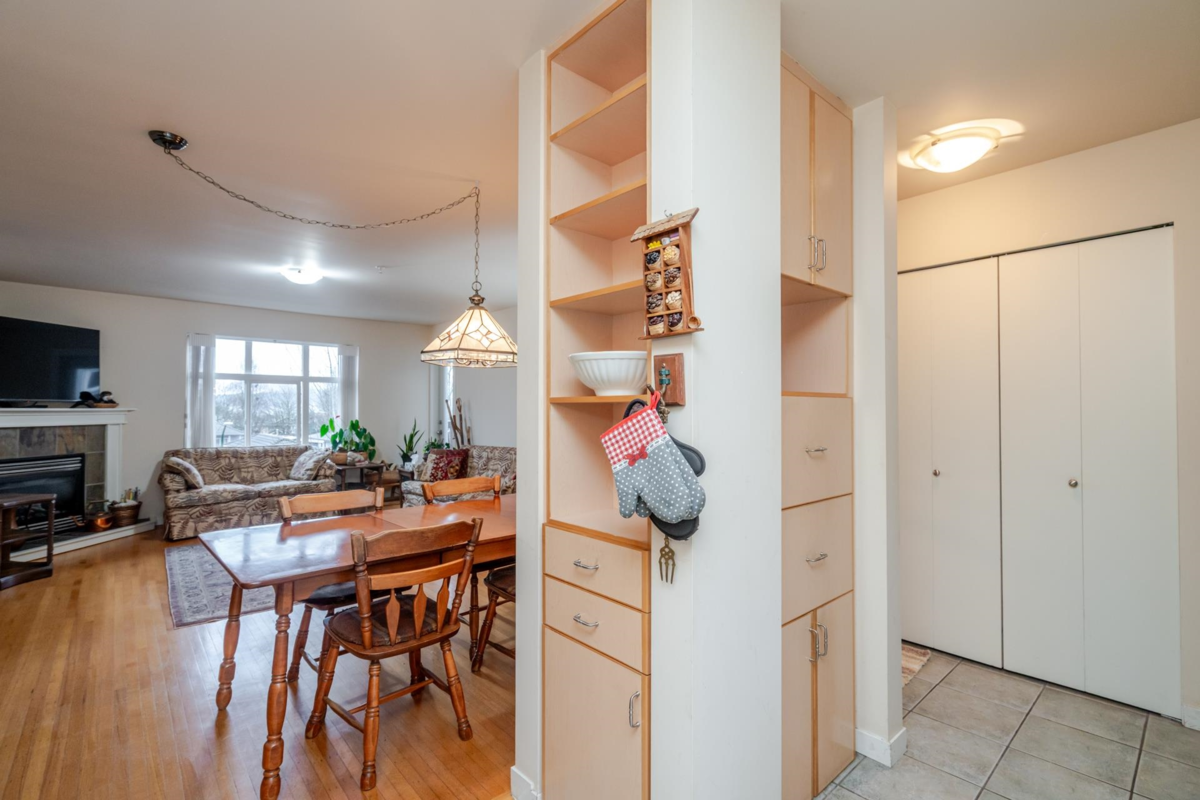 Primary Bathroom Photo of 304 4272 Albert Street, Burnaby, BC