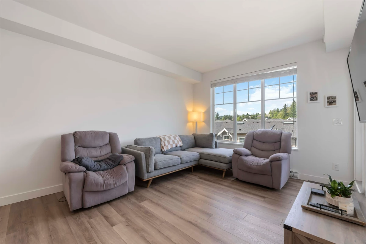 Hallway Photo of A413 20487 65 Avenue, Langley, BC