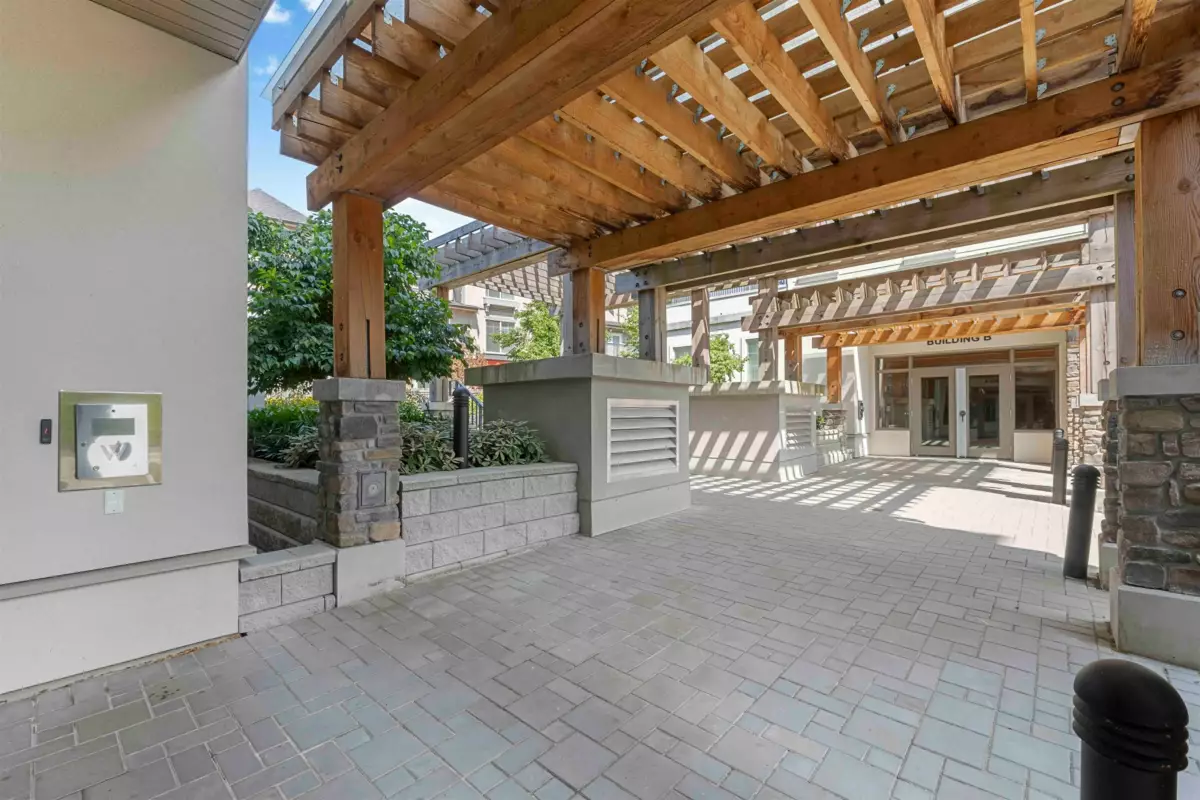 Kitchen Island Photo of A413 20487 65 Avenue, Langley, BC