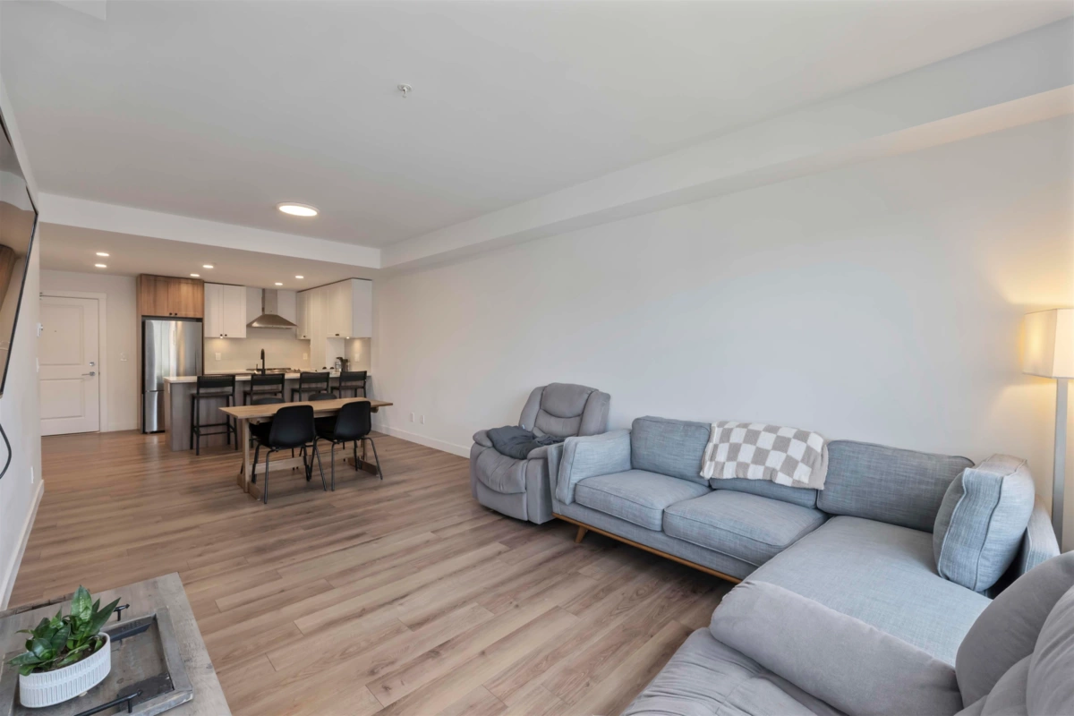 Staircase Photo of A413 20487 65 Avenue, Langley, BC