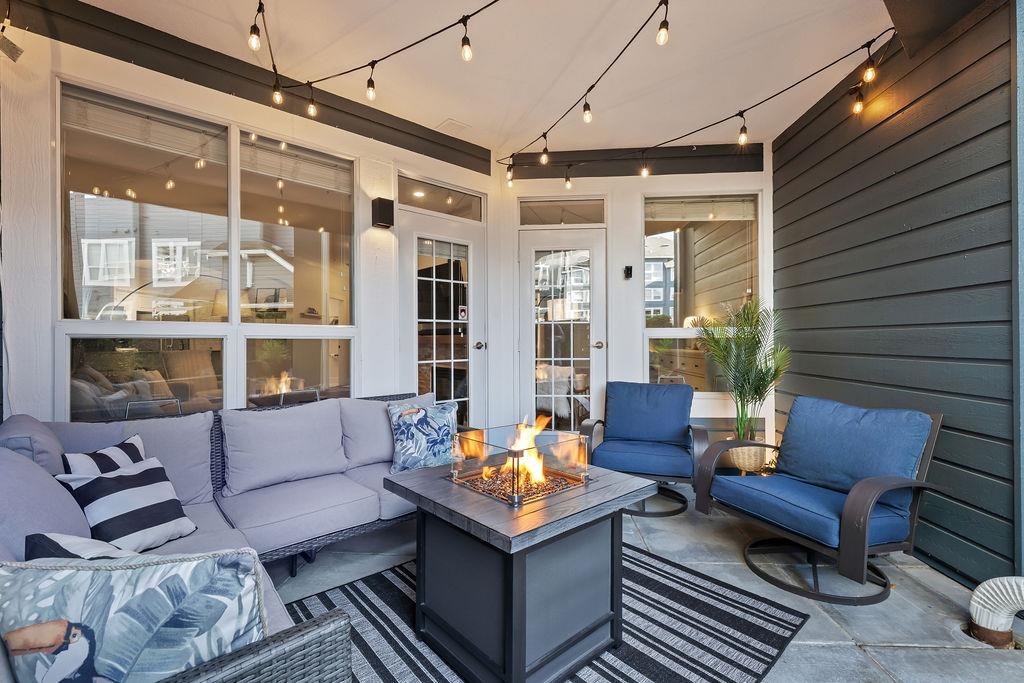 Entry Foyer Photo of 124 12931 Railway Avenue, Richmond, BC