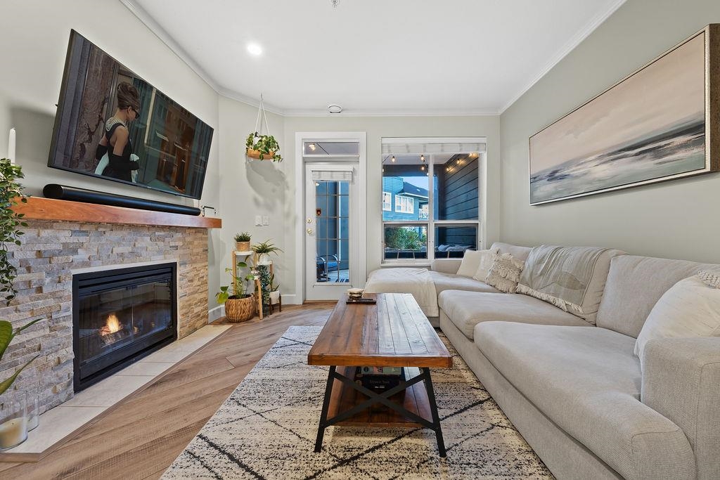 Kitchen Island Photo of 124 12931 Railway Avenue, Richmond, BC
