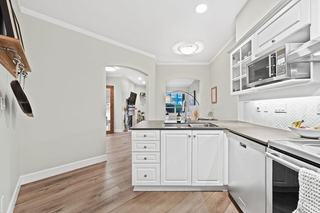 Walk-In Closet Photo of 124 12931 Railway Avenue, Richmond, BC