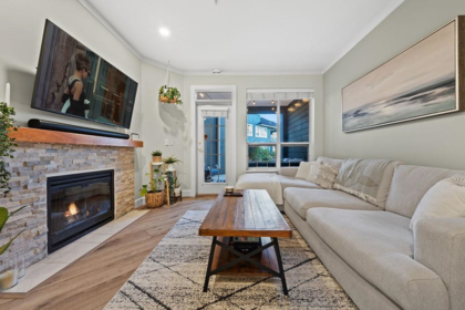 Kitchen Island Photo of 124 12931 Railway Avenue, Richmond, BC