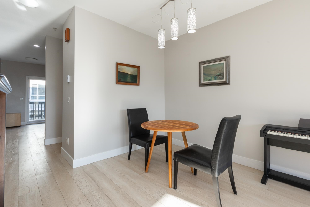 Guest Bathroom Photo of 2 20159 68 Avenue, Langley, BC