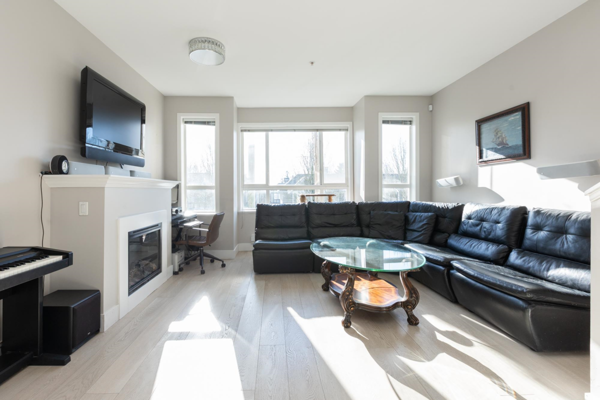 Powder Room Photo of 2 20159 68 Avenue, Langley, BC