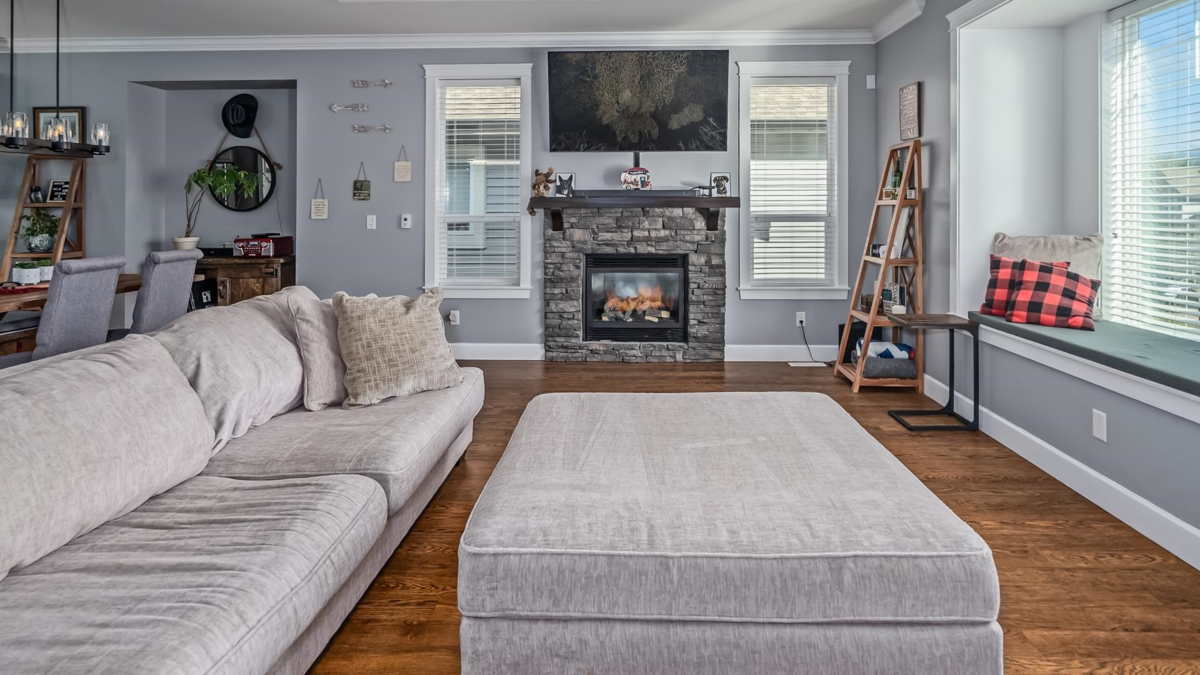 Breakfast Nook Photo of 8723 Nottman Street, Mission, BC