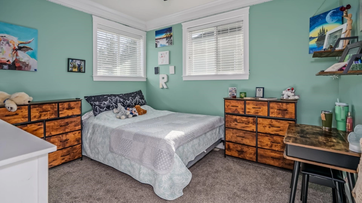 Entry Foyer Photo of 8723 Nottman Street, Mission, BC