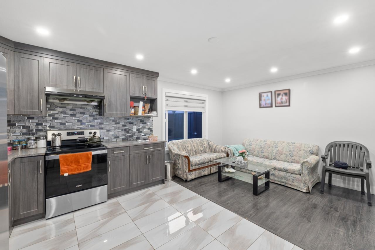 Outdoor Kitchen Photo of 31626 Harmony Court, Abbotsford, BC