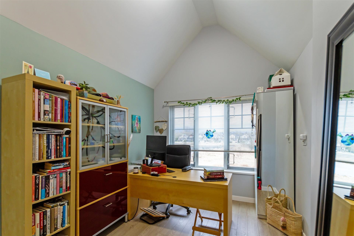 Entry Foyer Photo of 202 19451 Sutton Avenue, Pitt Meadows, BC