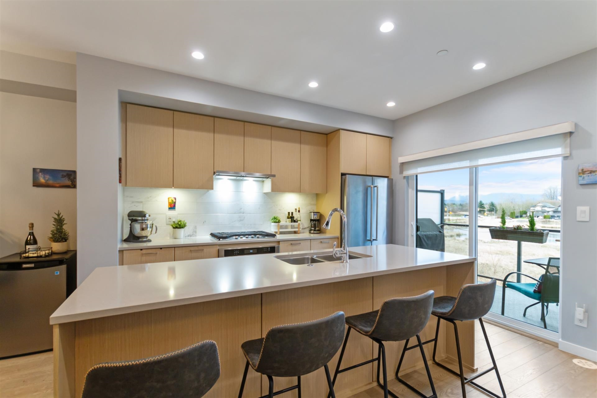 Kitchen Island Photo of 202 19451 Sutton Avenue, Pitt Meadows, BC