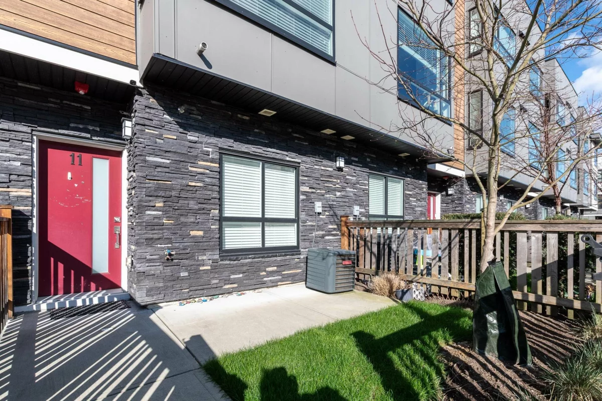 Outdoor Deck Photo of 11 19631 55 A Avenue, Langley, BC