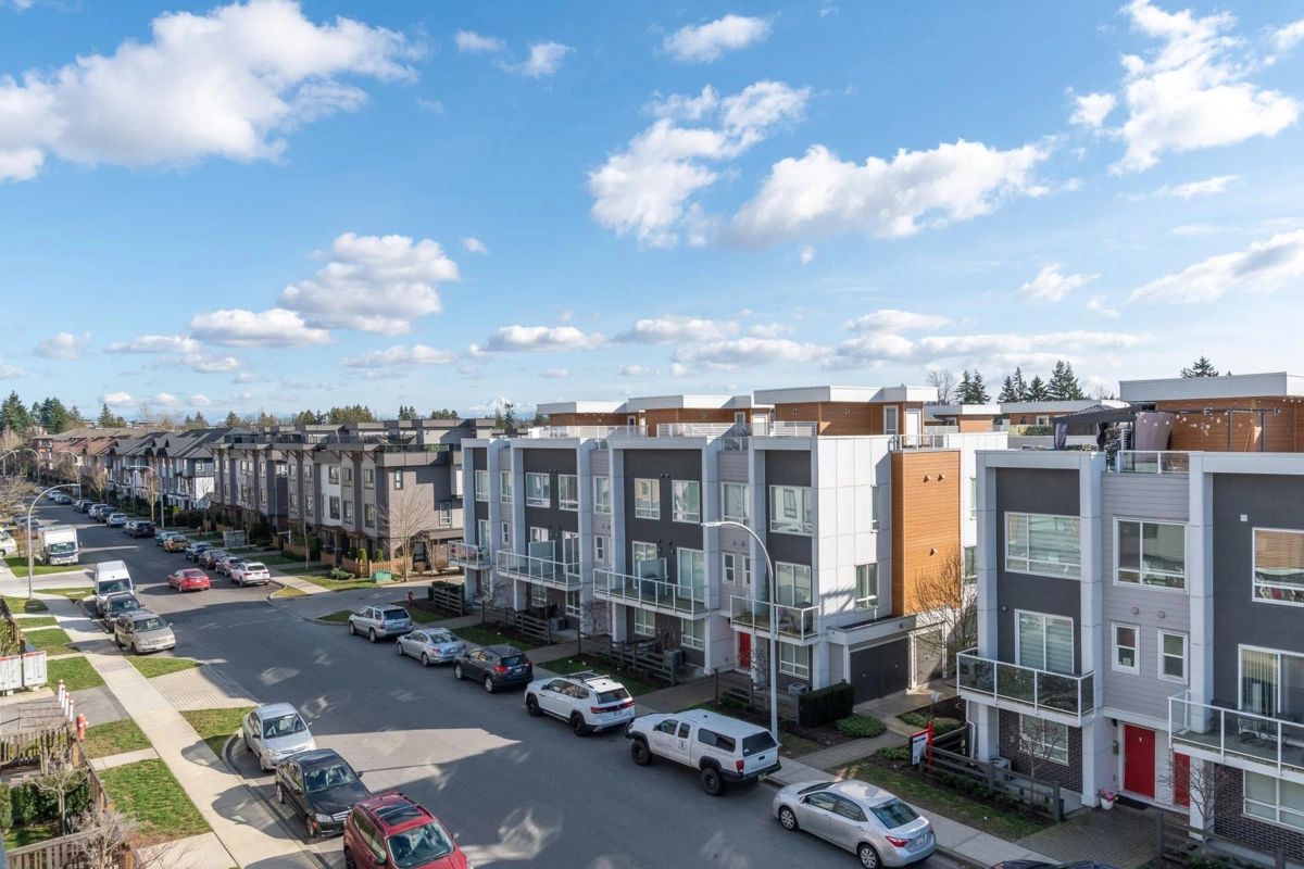 Powder Room Photo of 11 19631 55 A Avenue, Langley, BC