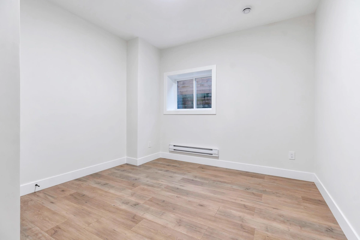 Front Yard Photo of 33985 Best Avenue, Mission, BC