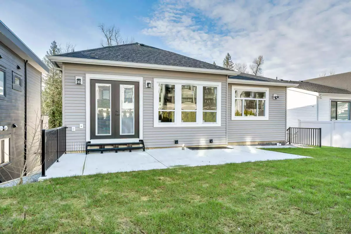 Hot Tub / Spa Photo of 33985 Best Avenue, Mission, BC