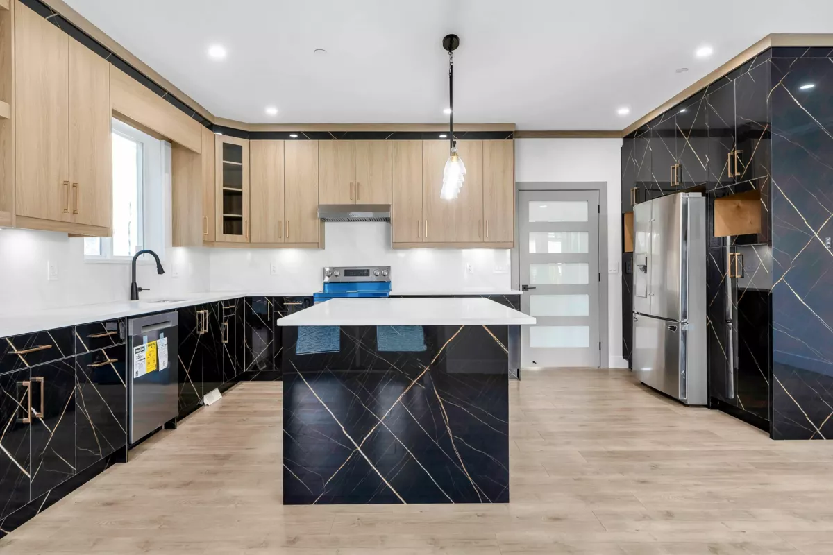 Primary Bathroom Photo of 33985 Best Avenue, Mission, BC