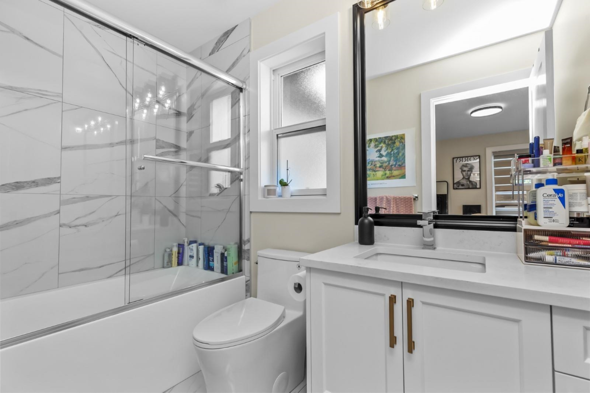 Hot Tub / Spa Photo of 20388 Wicklund Avenue, Maple Ridge, BC