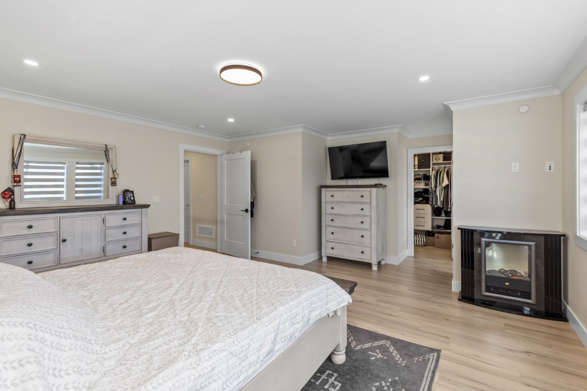 Swimming Pool Photo of 20388 Wicklund Avenue, Maple Ridge, BC