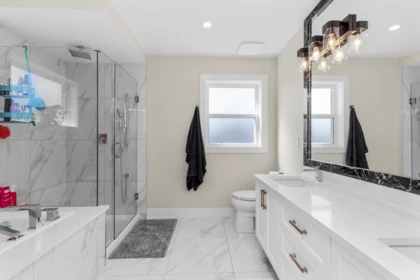Hallway Photo of 20388 Wicklund Avenue, Maple Ridge, BC