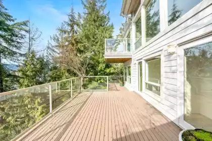 Garden / Landscaping Photo of 5295 Gulf Place, West Vancouver, BC