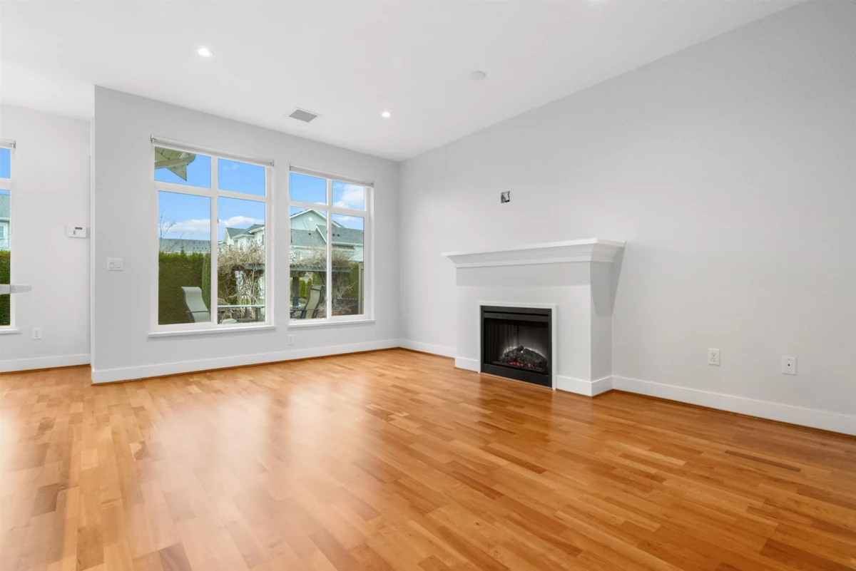 Breakfast Nook Photo of 39 5300 Admiral Way, Delta, BC