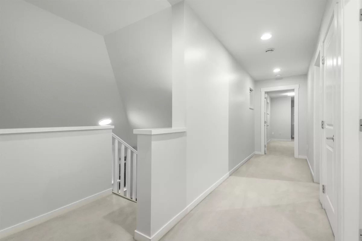 Powder Room Photo of 39 5300 Admiral Way, Delta, BC