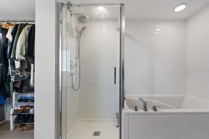 Hallway Photo of 1073 Clyde Avenue, West Vancouver, BC