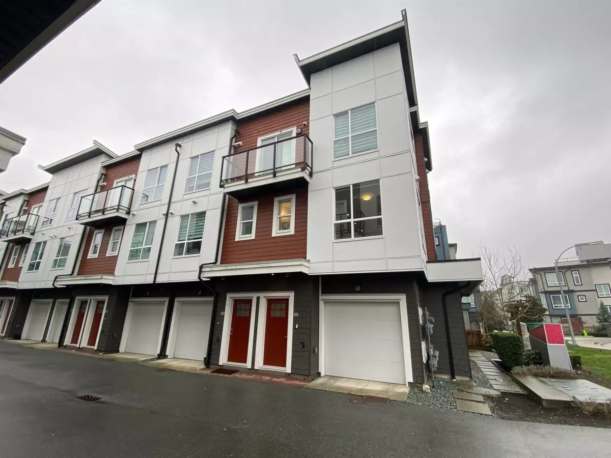 Living Room Photo of 1 5475 199a Street, Langley, BC