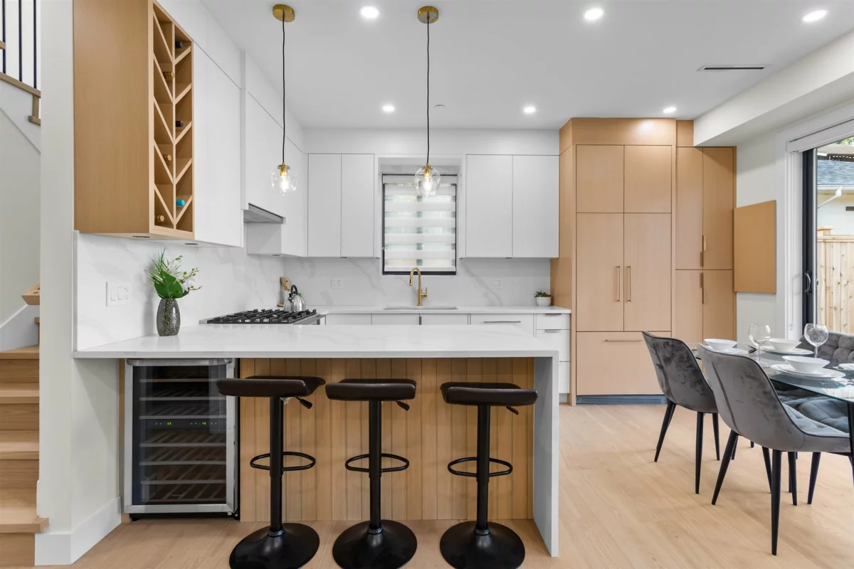 Dining Area Photo of 2 3429 Napier Street, Vancouver, BC