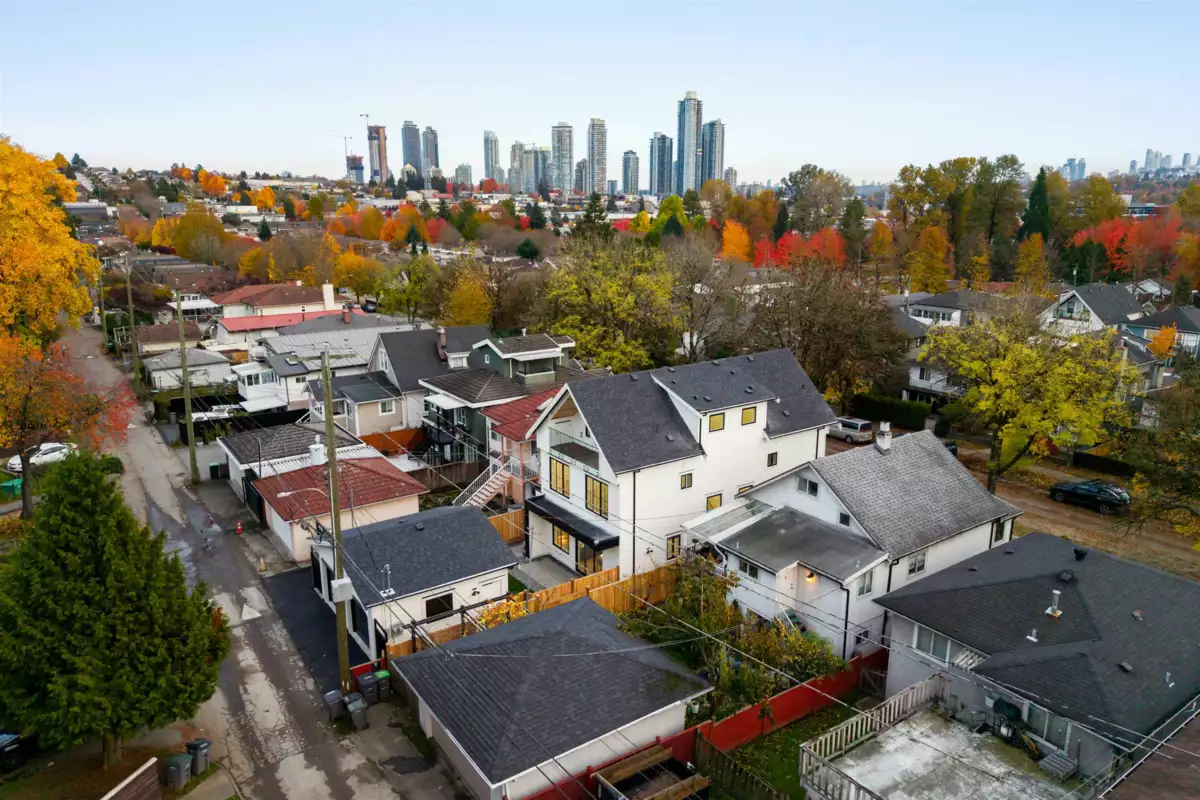 Loft / Bonus Room Photo of 2 3429 Napier Street, Vancouver, BC