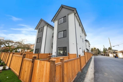 1 6639 Acacia Avenue, Burnaby, BC