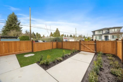 1 6639 Acacia Avenue, Burnaby, BC