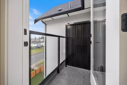 Hot Tub / Spa Photo of 1 6639 Acacia Avenue, Burnaby, BC