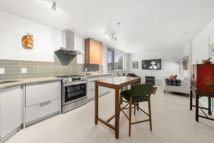 Kitchen Photo of 101A 460 14th Street, West Vancouver, BC