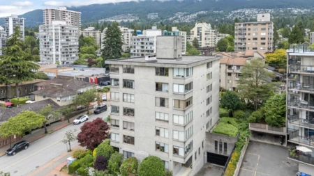 Outdoor Patio Photo of 101A 460 14th Street, West Vancouver, BC