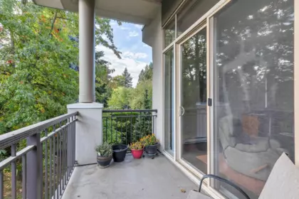 Outdoor Deck Photo of 216 33546 Holland Avenue, Abbotsford, BC