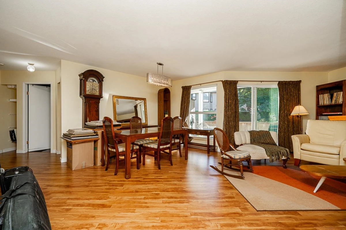 Living Room Photo of 34 9914 148 Street, Surrey, BC