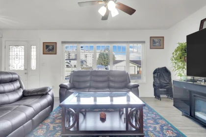 Hallway Photo of 2771 Centennial Street, Abbotsford, BC