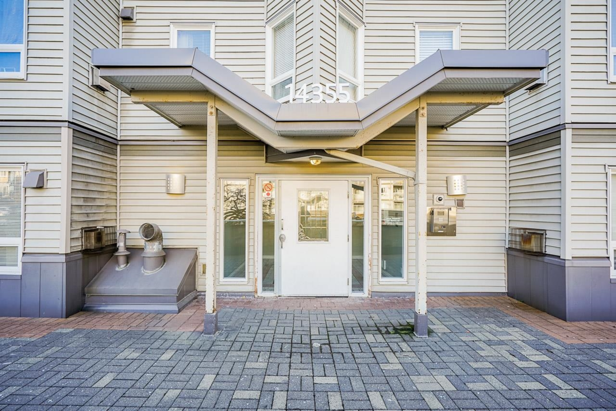 Family Room Photo of 206 14355 103 Avenue, Surrey, BC
